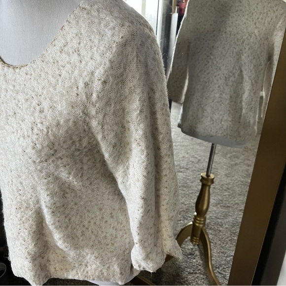 CHICOS 3/4th sleeve fuzzy top - Picture 2 of 5